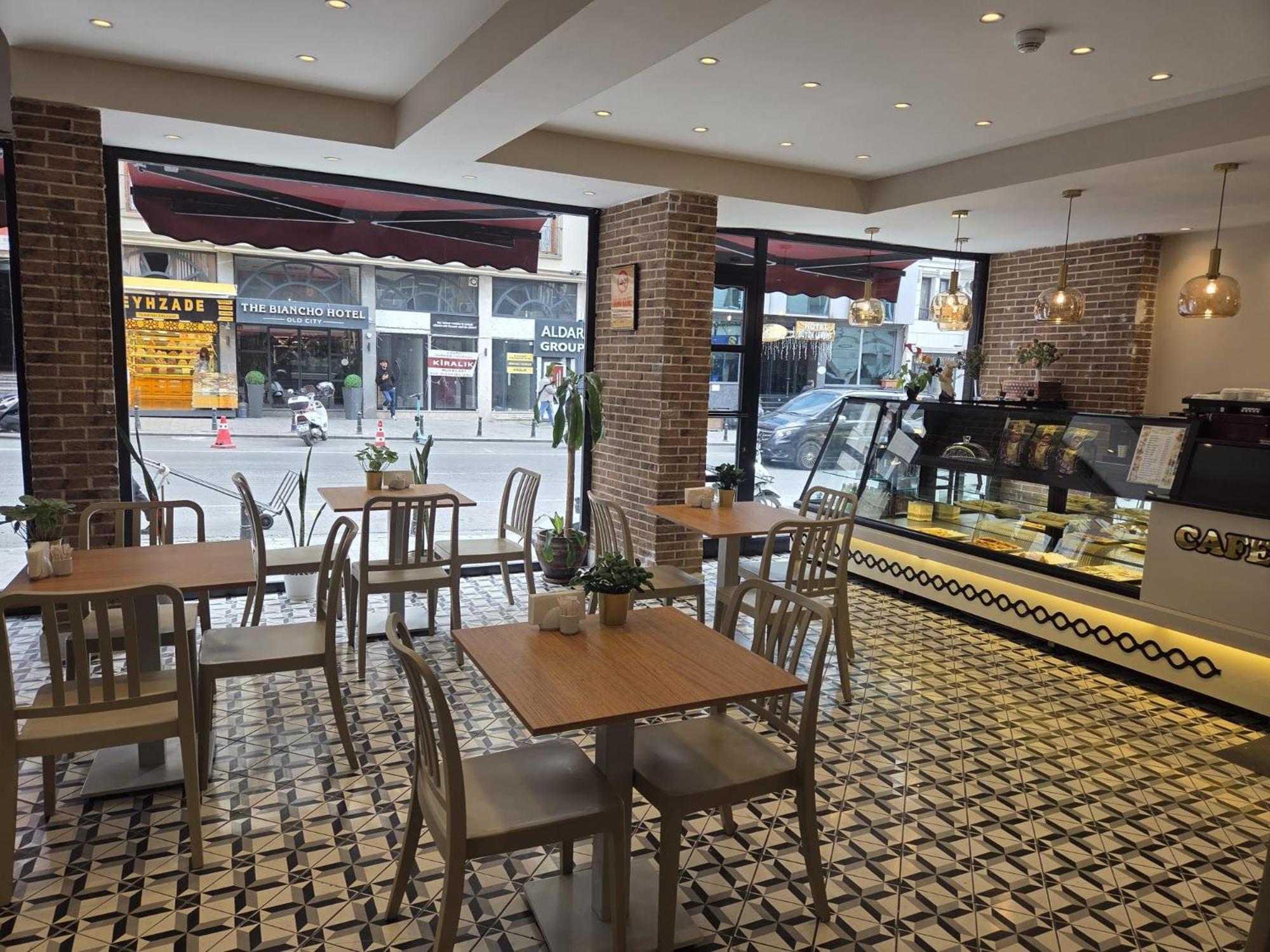 Black Bird Hotel — Photos 3